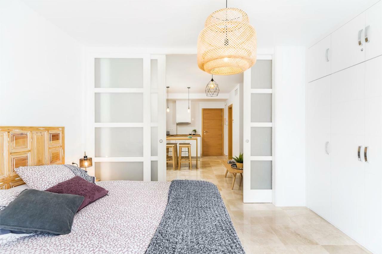 Apartamento Lujo Ancha Del Carmen Малага Екстериор снимка
