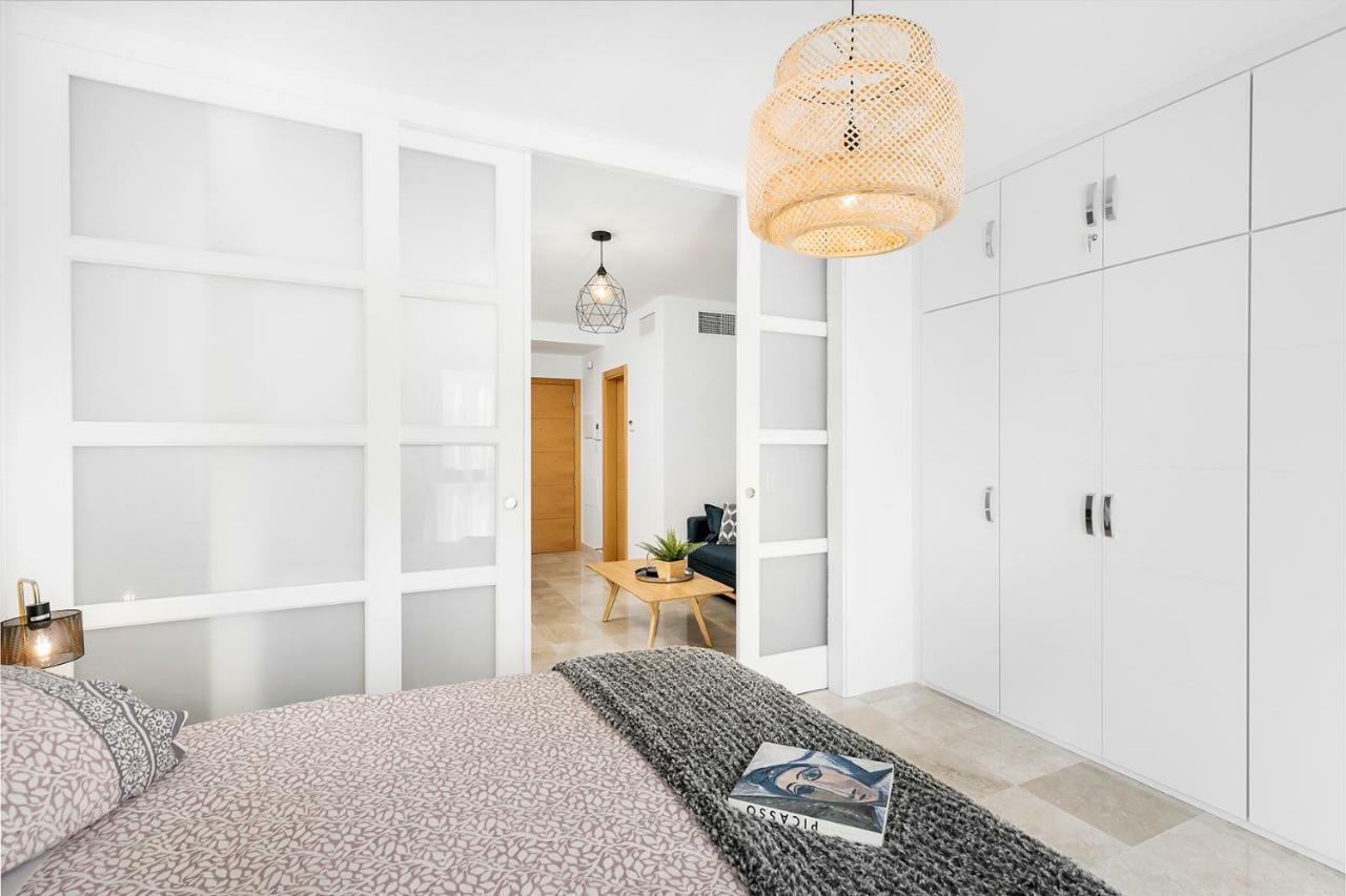 Apartamento Lujo Ancha Del Carmen Малага Екстериор снимка